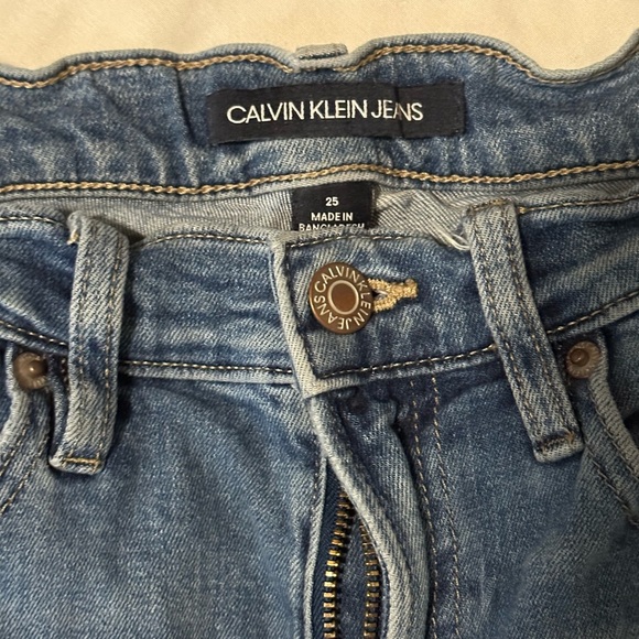 Calvin Klein Distressed Medium Wash High Rise Straight Leg Jeans size 25 - Picture 7 of 7